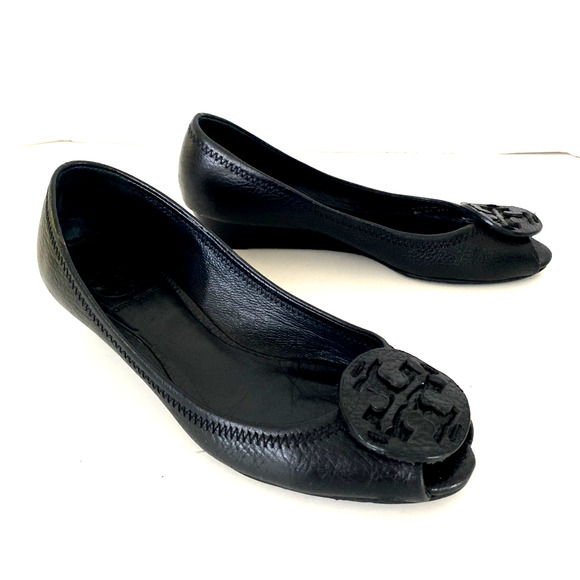 Tory Burch Kitty Tumbled Leather Black Wedge Pump Peep Toe Slip On Tonal Logo 6 - Picture 3 of 9